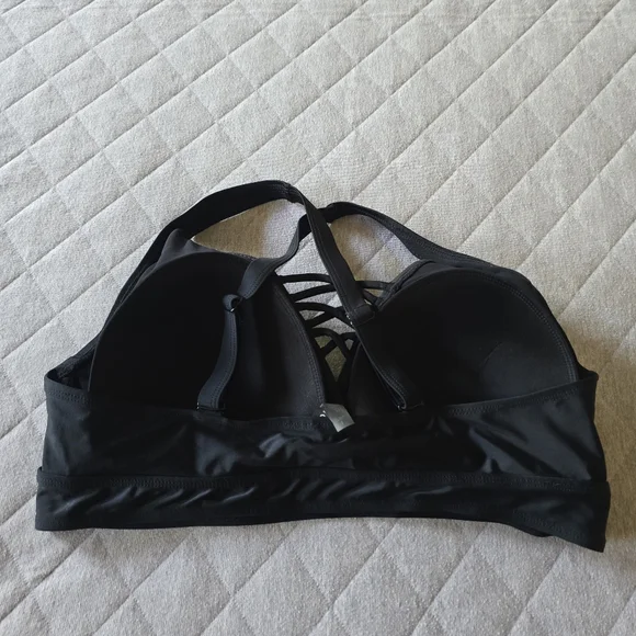 Torrid Black Wireless XO Triangle Swim Top Size 1 NWT - Picture 7 of 9